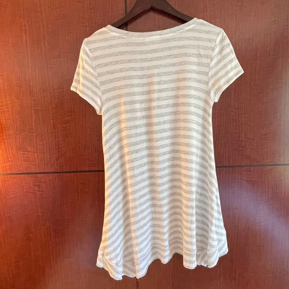 Greige Womens Medium M Striped Handkerchief Hem Tunic Swing Top Grey White - Picture 3 of 8